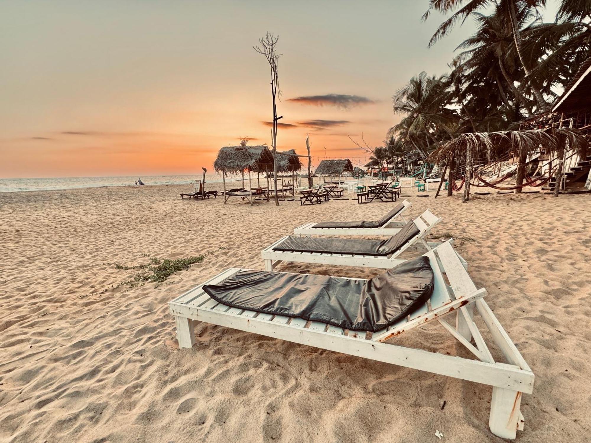 Il Nido Beach Home Galle Exterior photo
